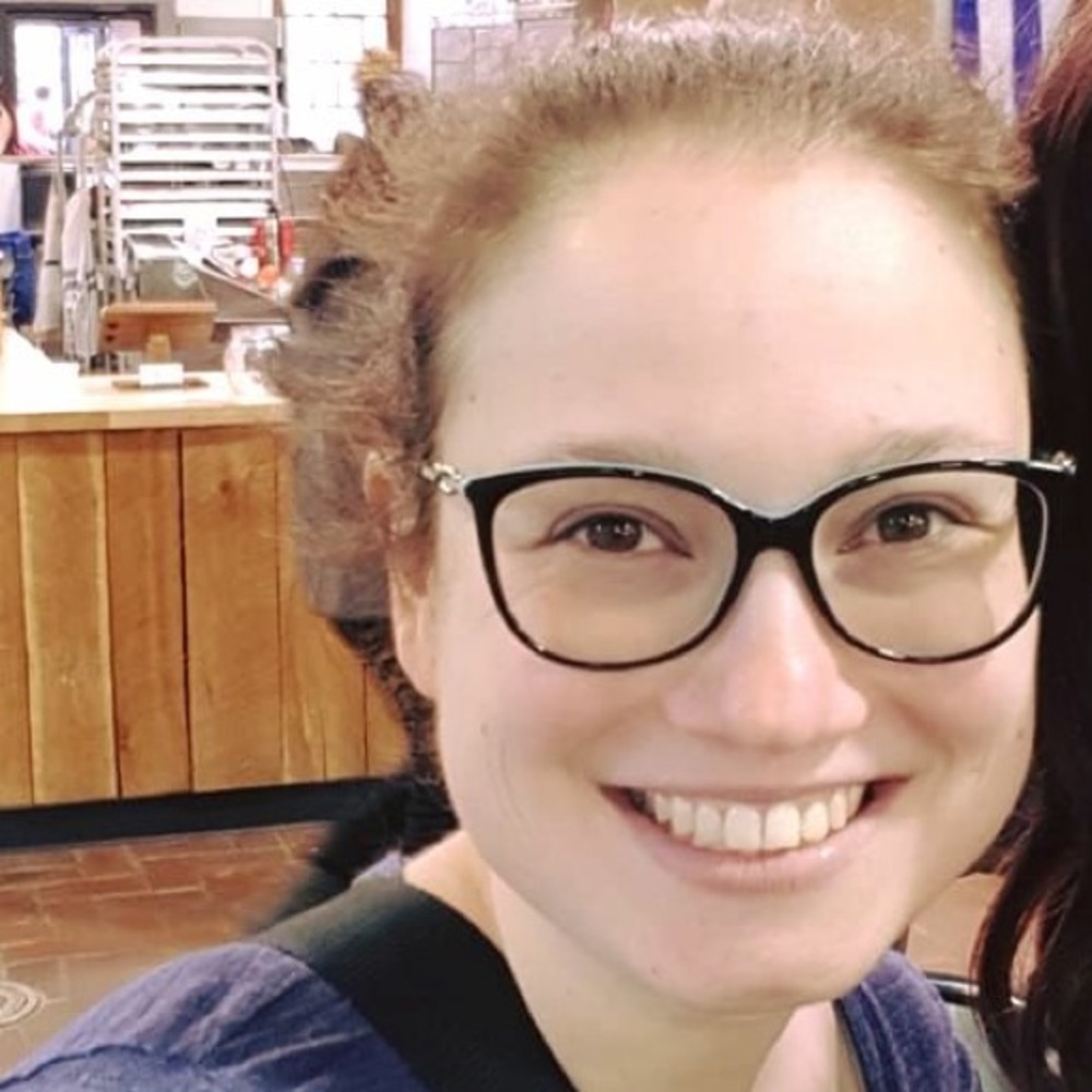 Meet your Posher, Dina